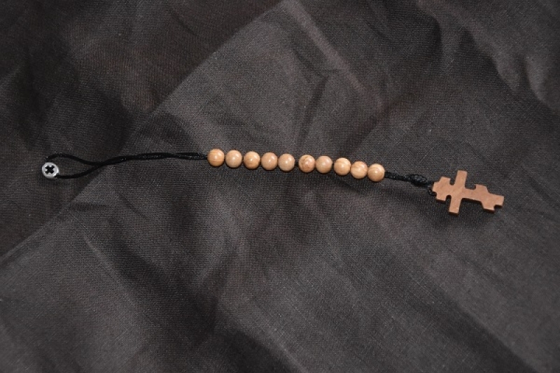 Decima per Komboskini in legno di ulivo con croce russa ortodossa
